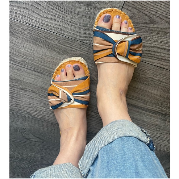 Minimalist Striped Knot Flat Sandals - Picture 5 of 8